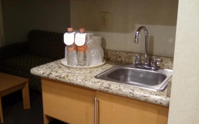 Holiday Inn Express & Suites Monterrey Aeropuerto by IHG