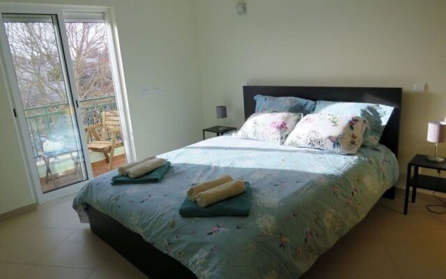 2 Bed Apartment With com Pool