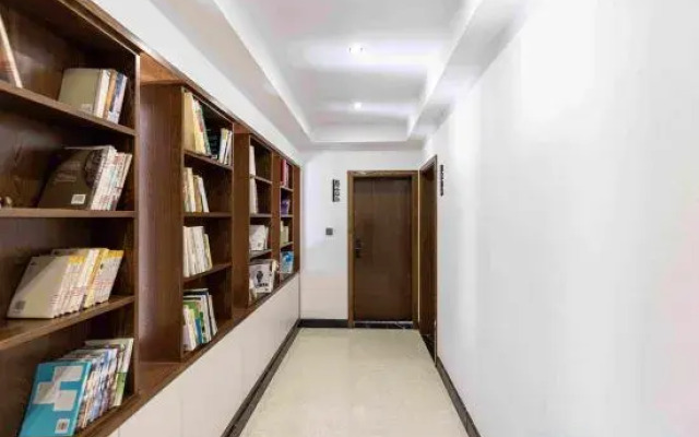 Yincaolu Lingfeng Bieyuan (Yulin Wonderland Store)