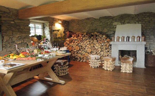 Spacious Villa near Forest in Buchet