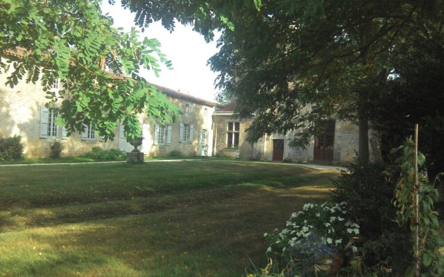 Chambre d'hôtes Château De Champdolent