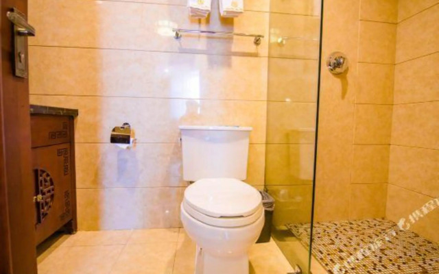 Changchun Qianbaidu Hotel