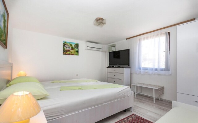 Amazing Home in Premantura With Wifi and 2 Bedrooms