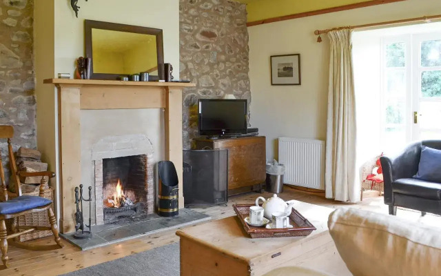 Hume Orchard Steading