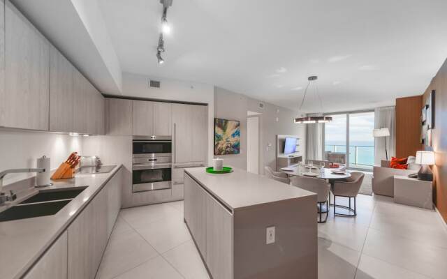 Luxury Condo Wocean Views Close To Beach