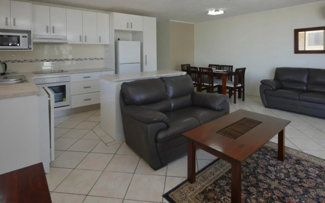 Merrima Court Holidays