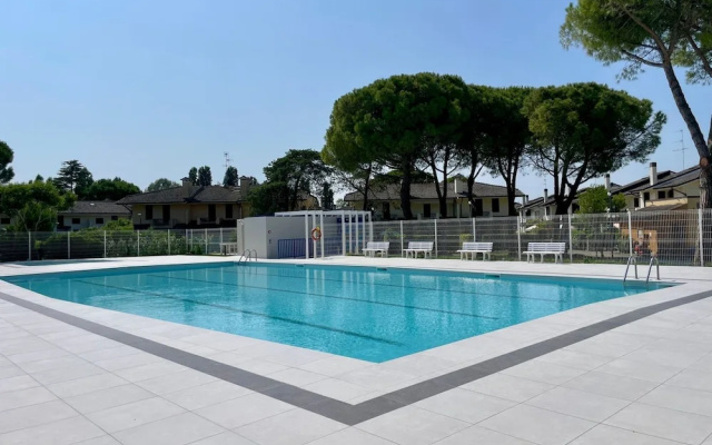 Comfy Villa With Pool and Barbecue