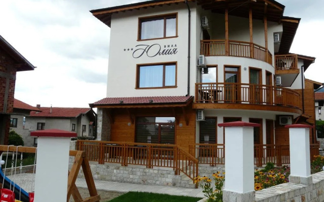 Yuliya Guest House