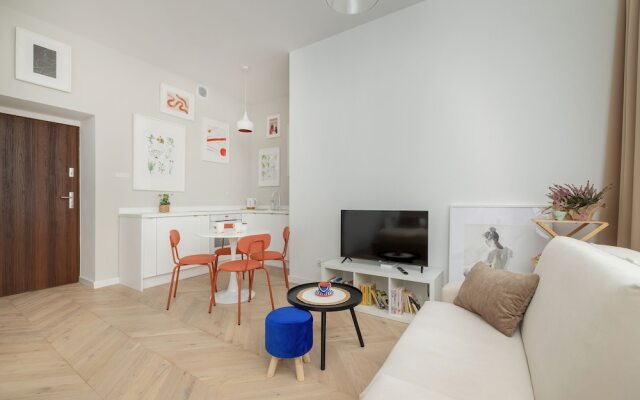 Comfy Apartment Opolska by Renters