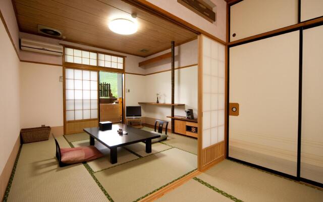 Okutone Onsen Hotel Sunbird