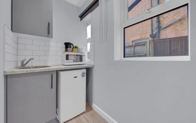 Serviced Ensuite Room In West Drayton London UB7