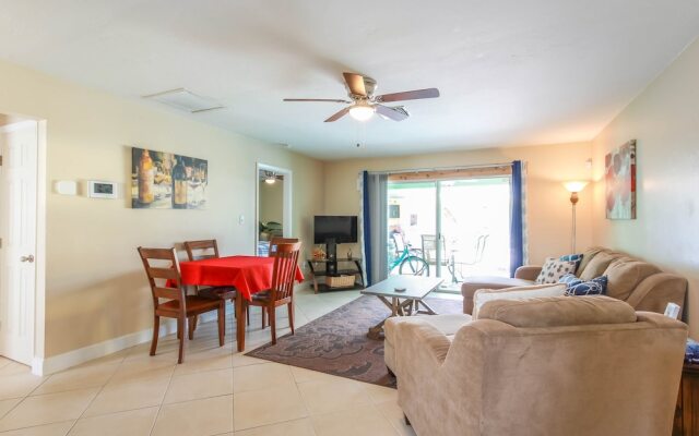 Seatuit Condominiums