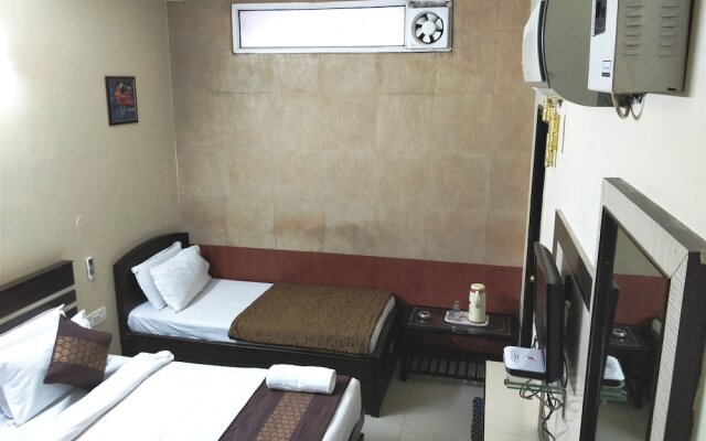 Hotel Jinendra Palace