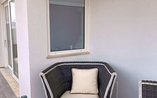 18 Dante Luxury Suites