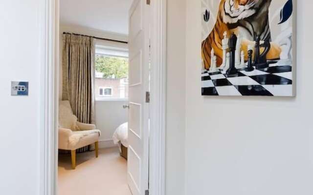 Tasteful 4bed, Holland Park