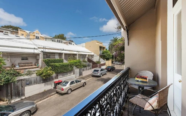 ED24 Renovated Terrace House Moments to Train