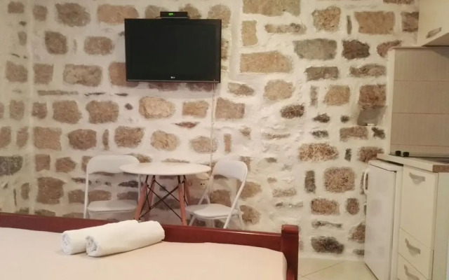 Una Apartments
