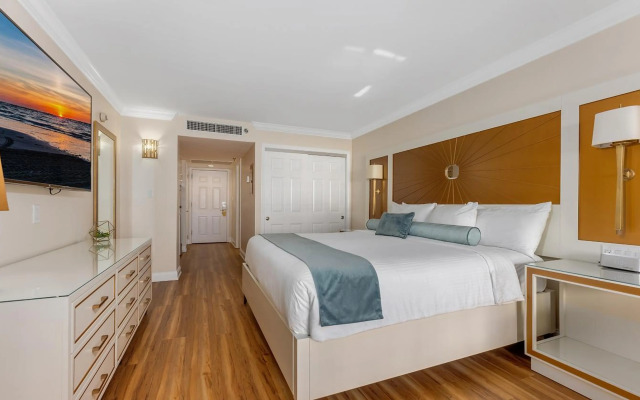 La Mer Beachfront Resort