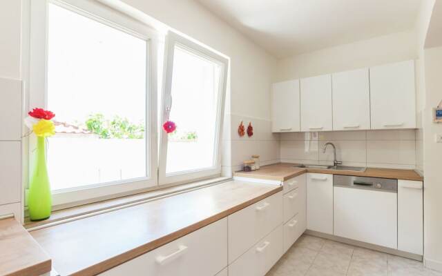 Cozy Coastal Retreat in Zadar