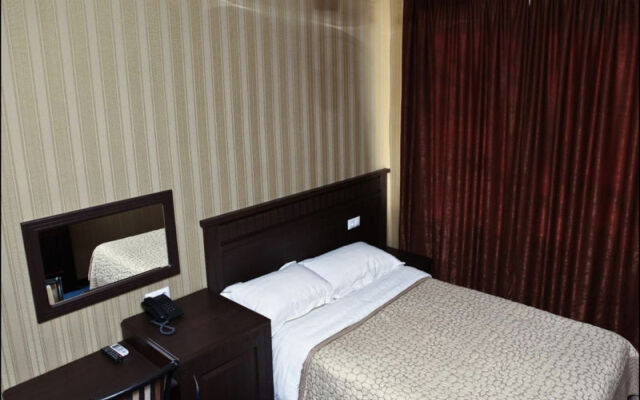Silver Hotel