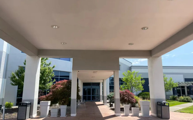 Wyndham Flint MI/Grand Blanc/Bishop Airport/Conference Ct