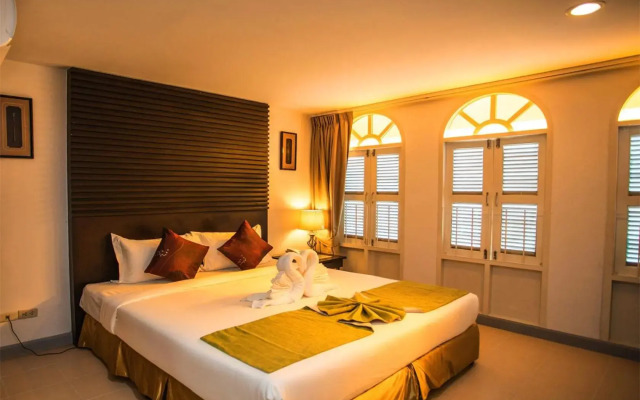 Patong Sino House