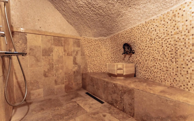 Apex Cave Hotel