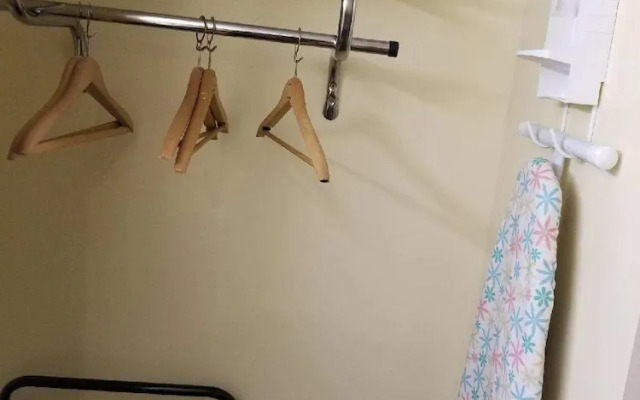 Economy Inn & Suites