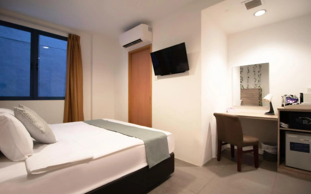 Victoria Hotel, a NuVe Group Collection
