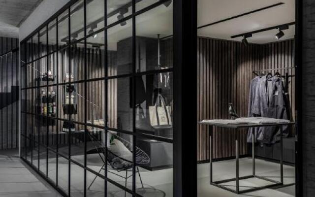 Apartment 7
