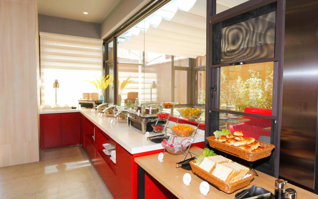 Ibis Kunming Beijing Rd