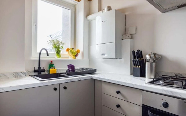 The Vauxhall Bolthole - Elegant and Bright 2bdr Flat