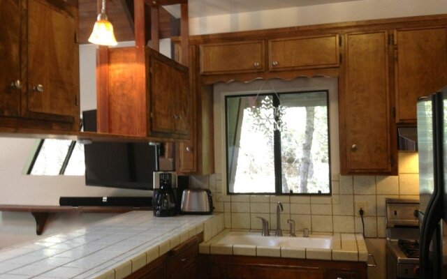 Yosemite Creekside Birdhouse