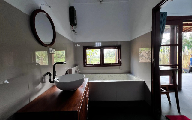 Ume Dukuh Home Sidemen – Guest Rooms – Sidemen