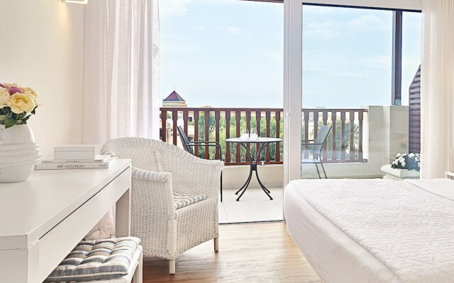 Club Marine Palace & Suites