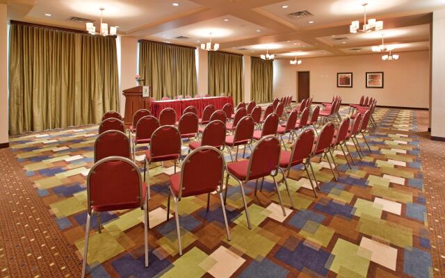 Holiday Inn Hotel & Suites Kamloops by IHG