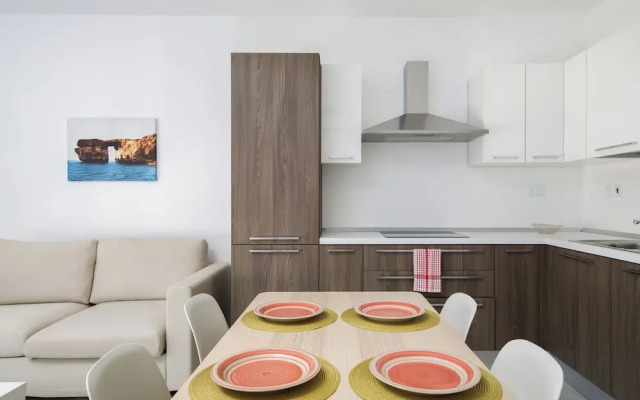 Cosy & Modern 1 BR APT - 2 mins from sea