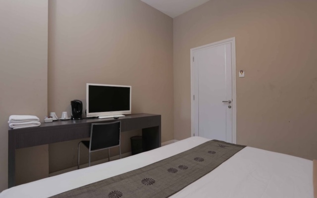 RedDoorz @ Sunset Point Seminyak – Guest Rooms – Kuta
