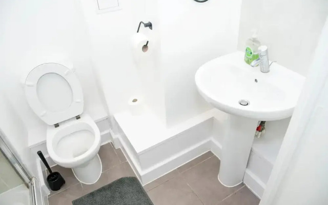Shorditch Apartment Sleeps 6