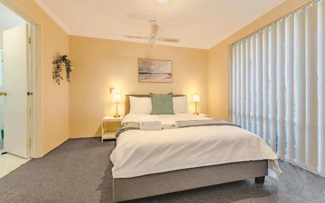 StayAU 4BR Family Retreat with Garden