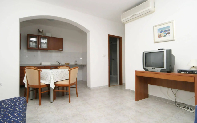 Apartments Pucisca