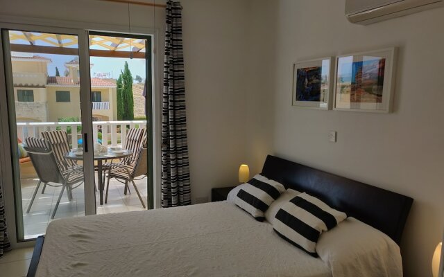 Cyprus-2 Beds Ensuite, Pool, Patios, Wifi, Parking
