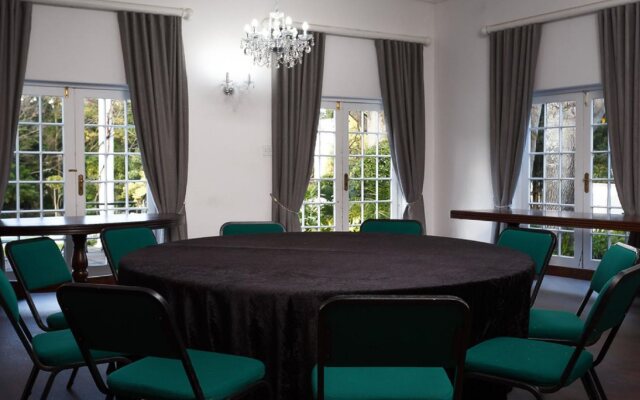 Riverside Boutique Hotel