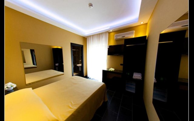 Fly Boutique Hotel
