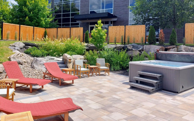 Quality Inn & Suites, Victoriaville,  QC