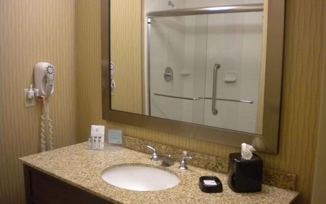 Hampton Inn & Suites Cincinnati/Uptown-University Area