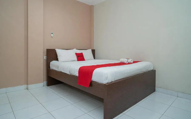 RedDoorz Plus @ Pelita Guest House