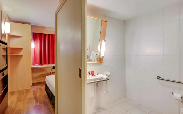 ibis Vitoria Praia de Camburi
