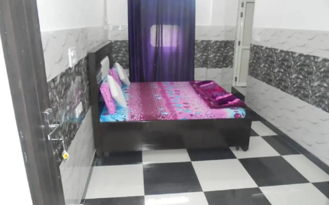Goroomgo Labh Mahal Meerut