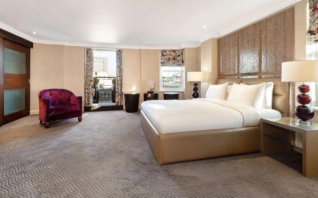 Отель Radisson Blu, London Bond Street